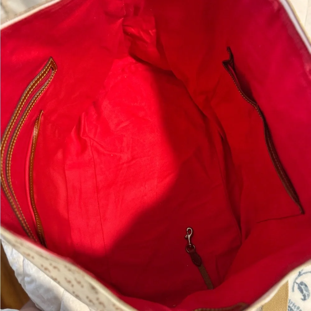 Dooney & Bourke White and Brown Signature Weekender Duffle Bag - Picture 5 of 6